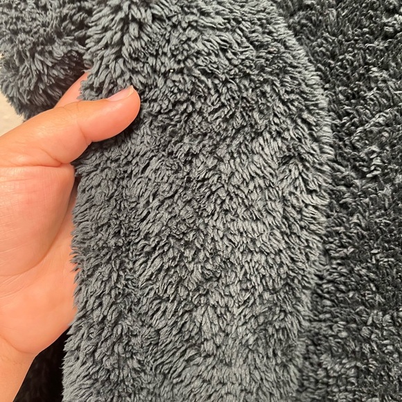 Uniqlo Black Teddy Jacket Plush Fleece Casual - Picture 4 of 10